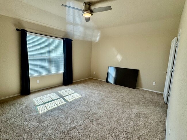 Building Photo - 1607 Tree Run