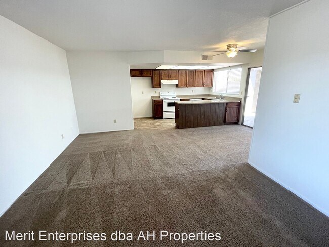 Foto del edificio - 4 br, 2 bath House - 1008 W KRISTAL WAY