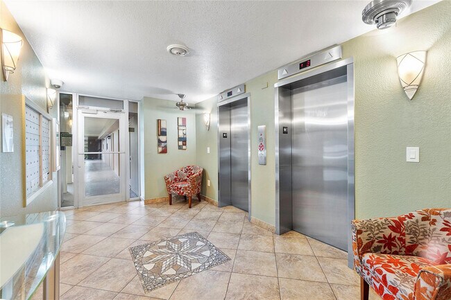 Foto del edificio - 9101 W Sample Rd
