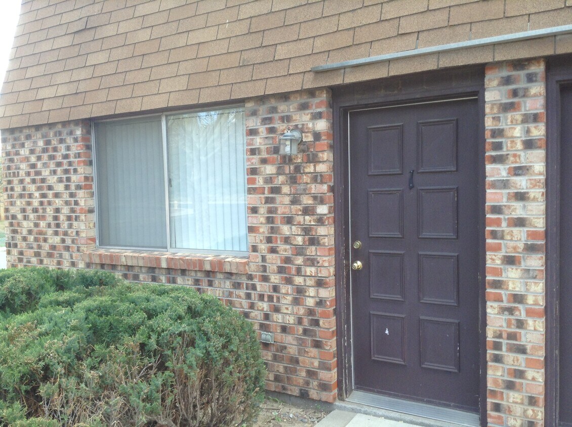 Primary Photo - 2513 N Lee Ave