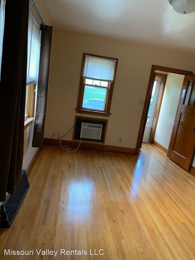 Building Photo - 2 br, 1 bath House - 203 4th St NE