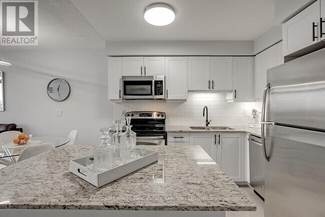 Building Photo - 1940 Ironstone Dr