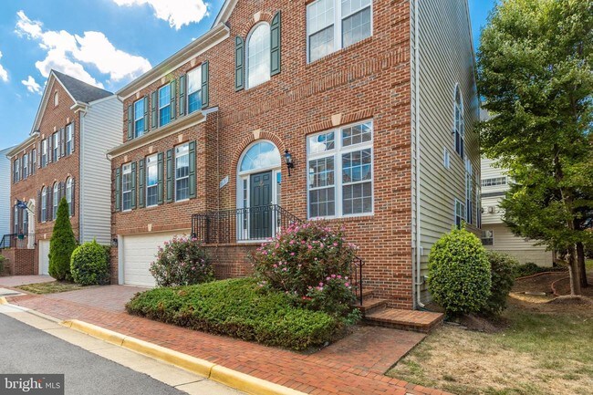 Building Photo - 9136 Lake Parcel Dr