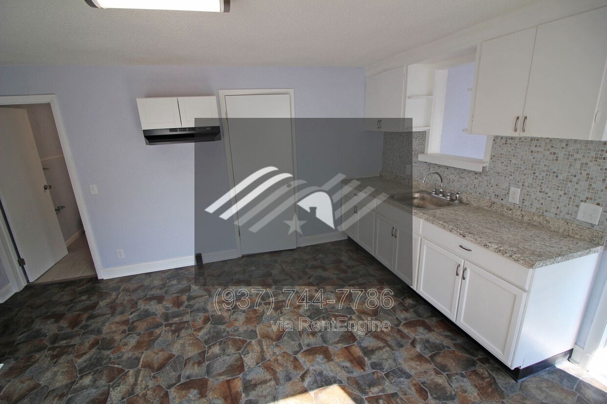 Primary Photo - 78 Notre Dame Ave