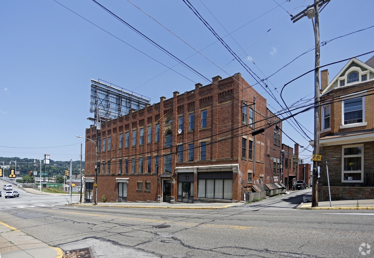 106 E 8th Ave, Homestead, PA 15120 Apartments in Homestead, PA