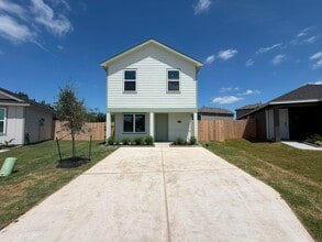 Building Photo - 6003 Pineapple St