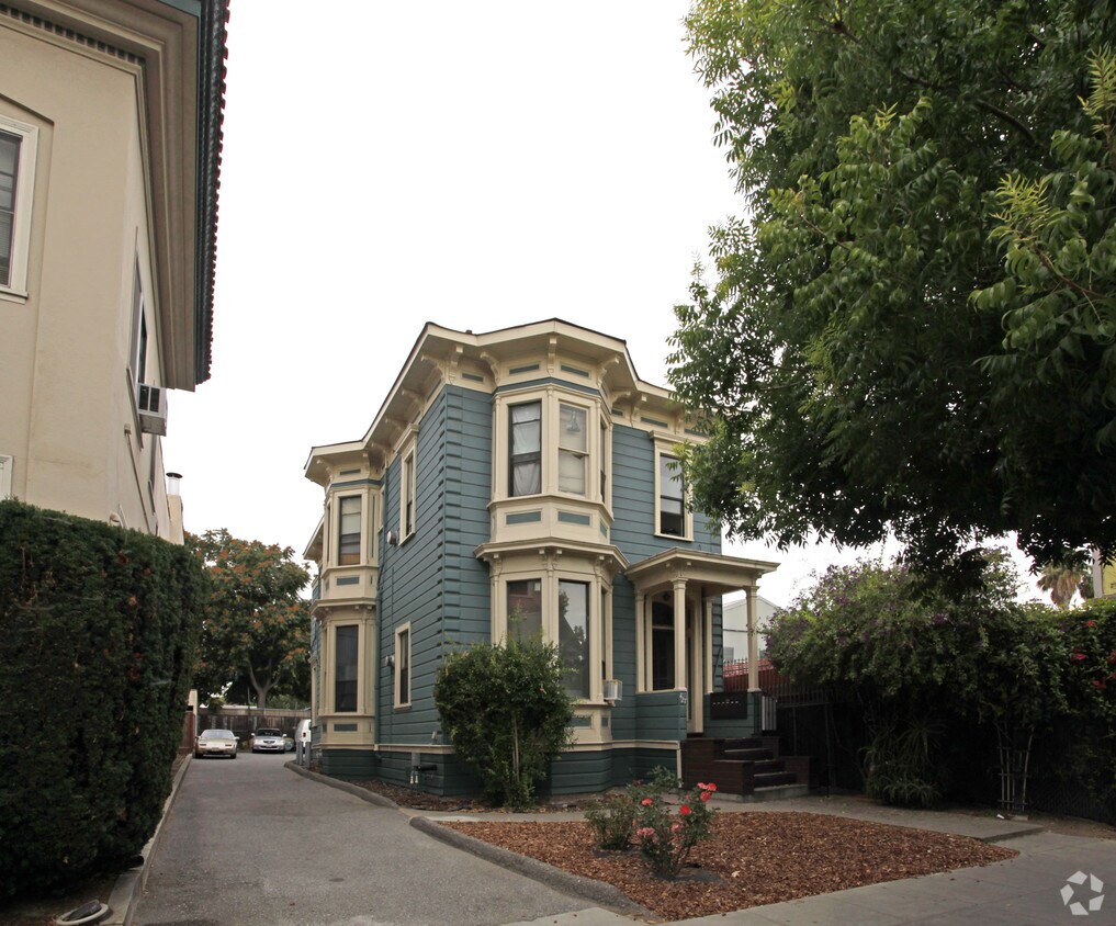 Primary Photo - Fuller House