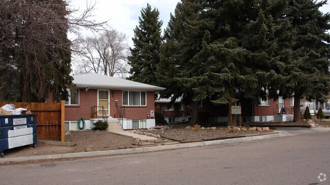 Building Photo - 1st Street Apartments
