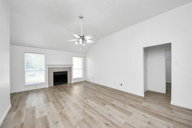 Building Photo - 20214 Apache Gardens Ln