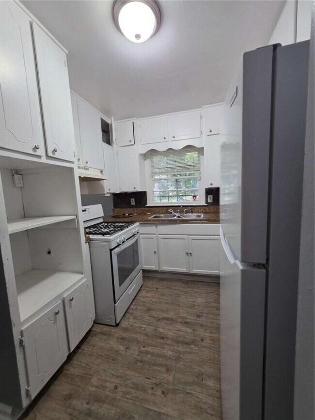 Foto del edificio - 2802 3rd Ave SW