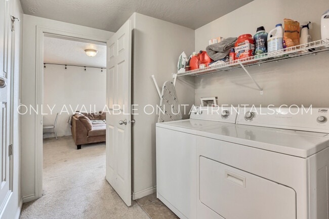 Foto del edificio - 838 E 700 N