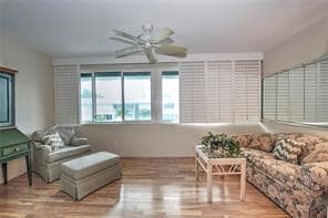 Building Photo - 1065 Gulf Shore Blvd N