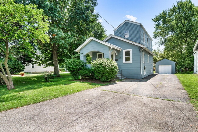 Building Photo - 4637 Alpine Ave