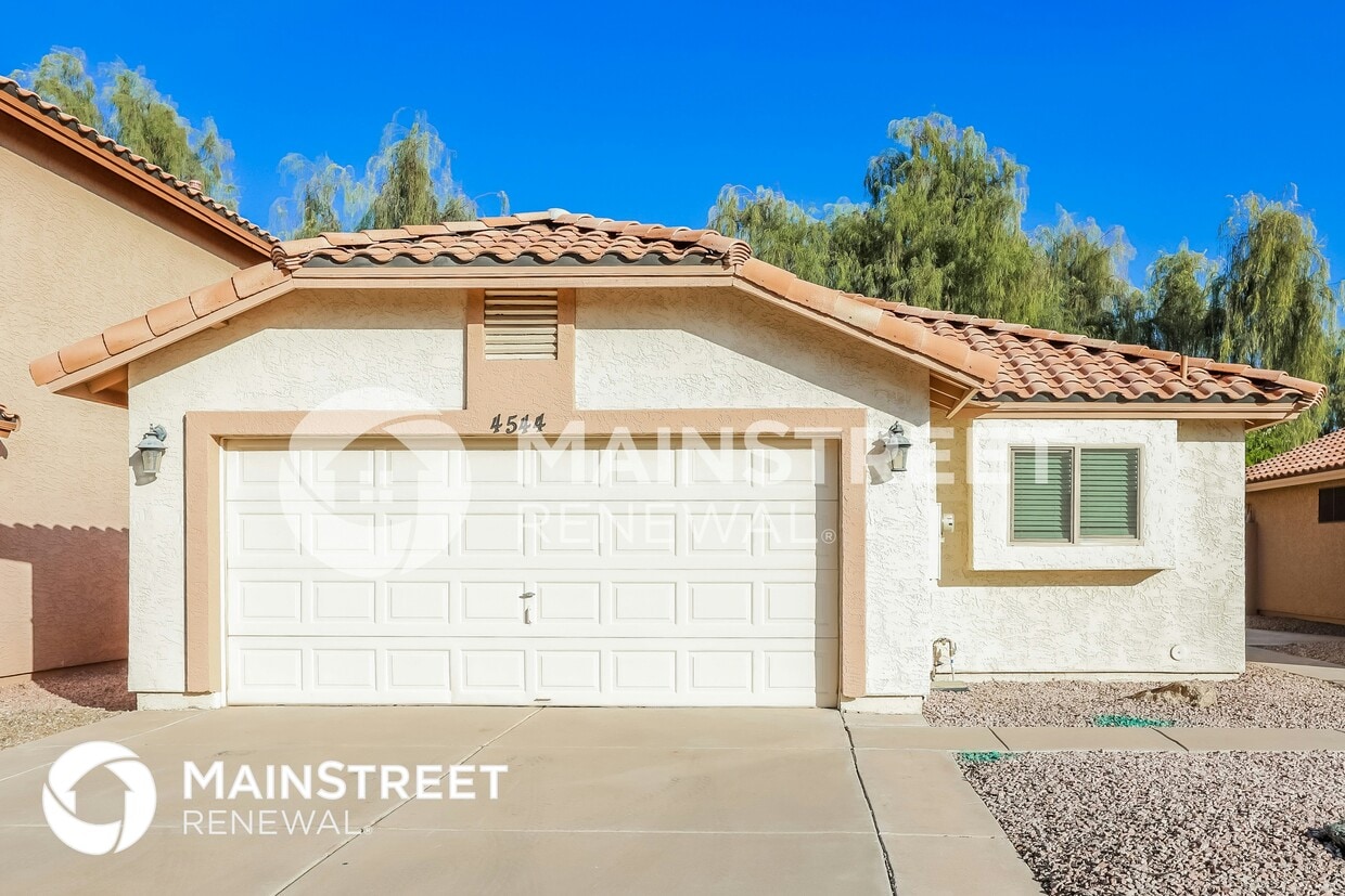 Foto principal - 4544 E Garnet Ave