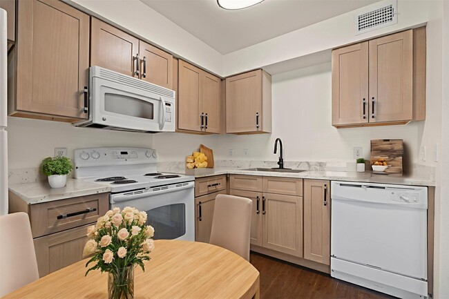 Foto del edificio - 8210 Bauman Rd