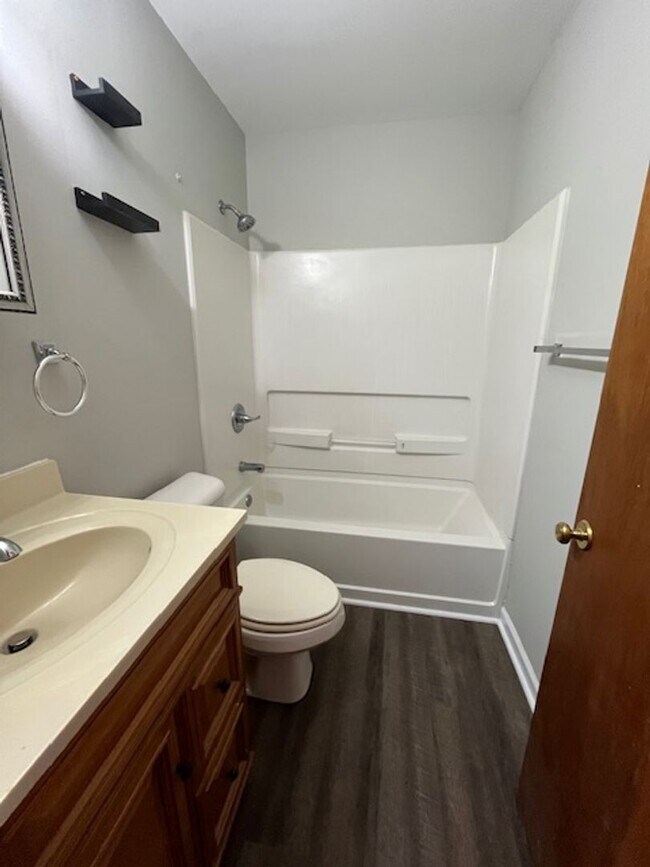 Foto del edificio - 3688 Crosby Dr