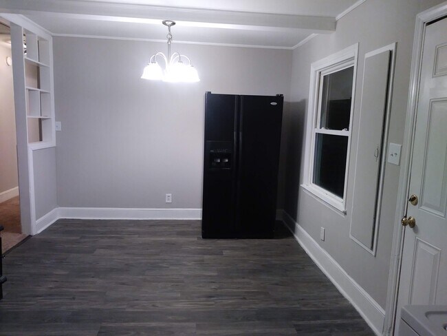 Building Photo - 1227 Rollingwood Dr
