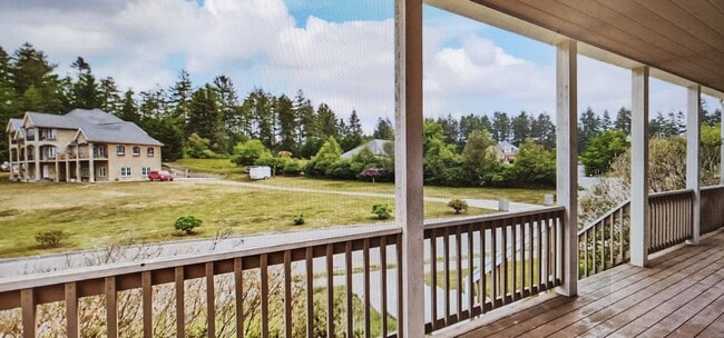 Building Photo - Custom Home in Sutter Estates!