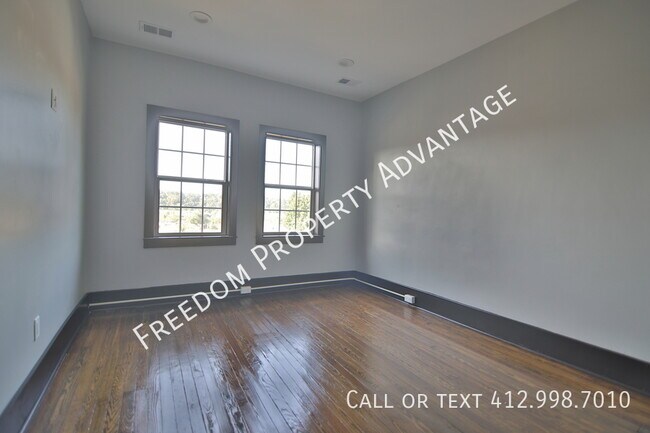 Building Photo - 431 E 10th Ave