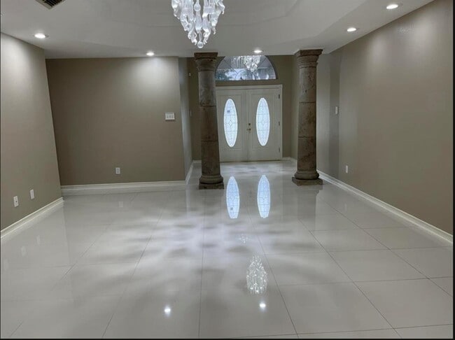 Foto del edificio - 1717 Woodland Dr