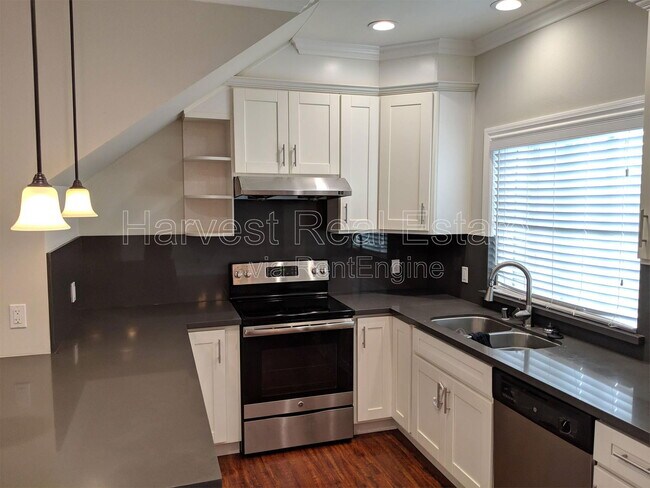 Foto del edificio - 21709 Meekland Ave