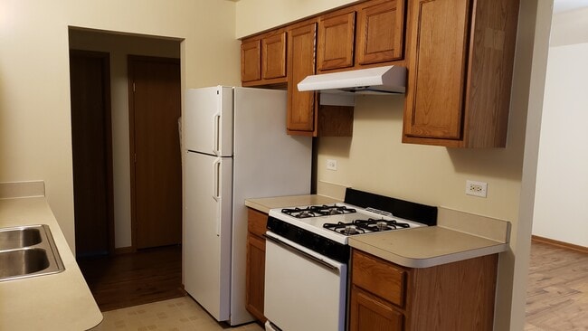 Kitchen - 90 W 29th Plz