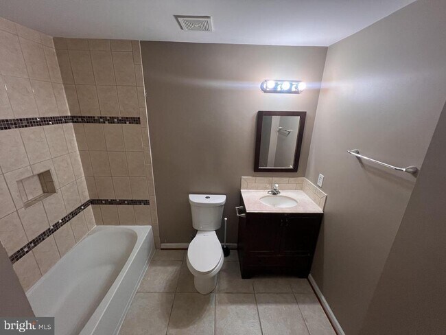 Foto del edificio - 8871 Dunstable Loop
