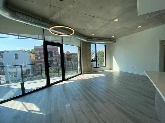 Building Photo - 1117 W Patterson Ave