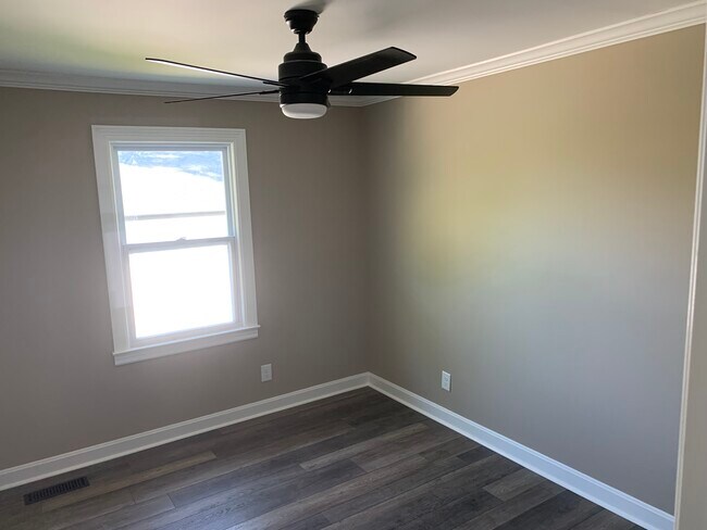 Building Photo - 1130 Hartsville Pike