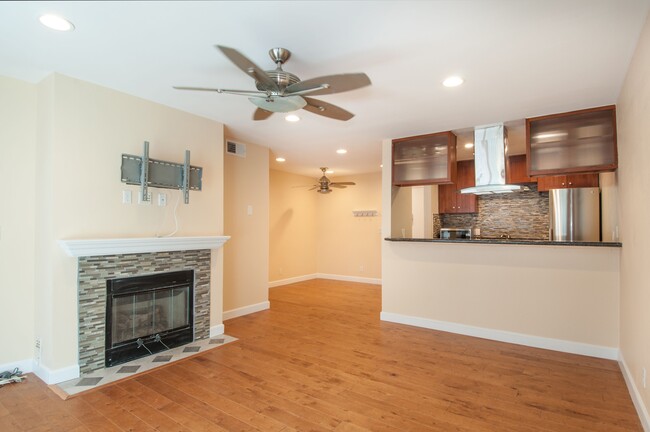 Building Photo - 2411 Prospect Ave