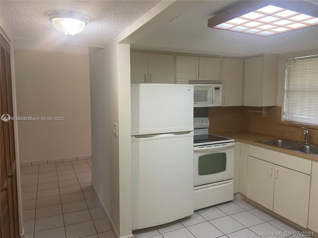 Building Photo - 210 NW 87th Ave