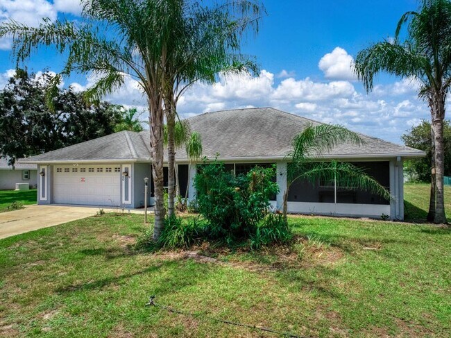 Foto del edificio - 260 Tangerine Rd