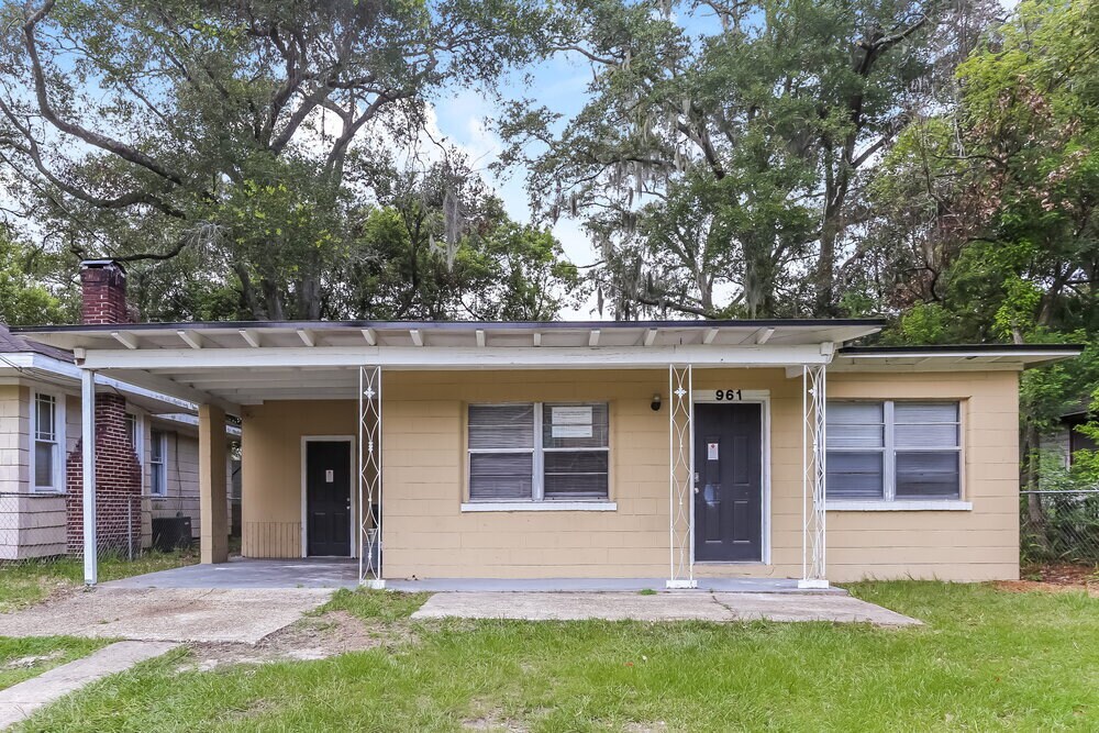 Foto principal - 961 Kenmore St