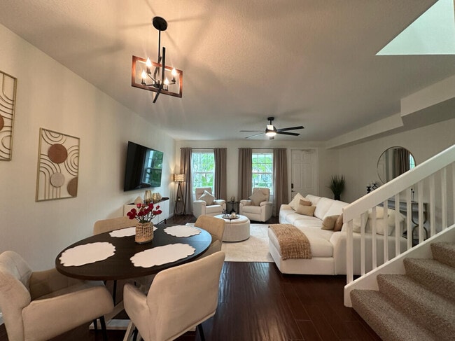 Foto del edificio - 3325 E Community Dr