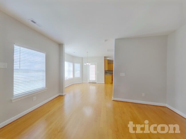 Building Photo - 2625 Sierra Chase Dr