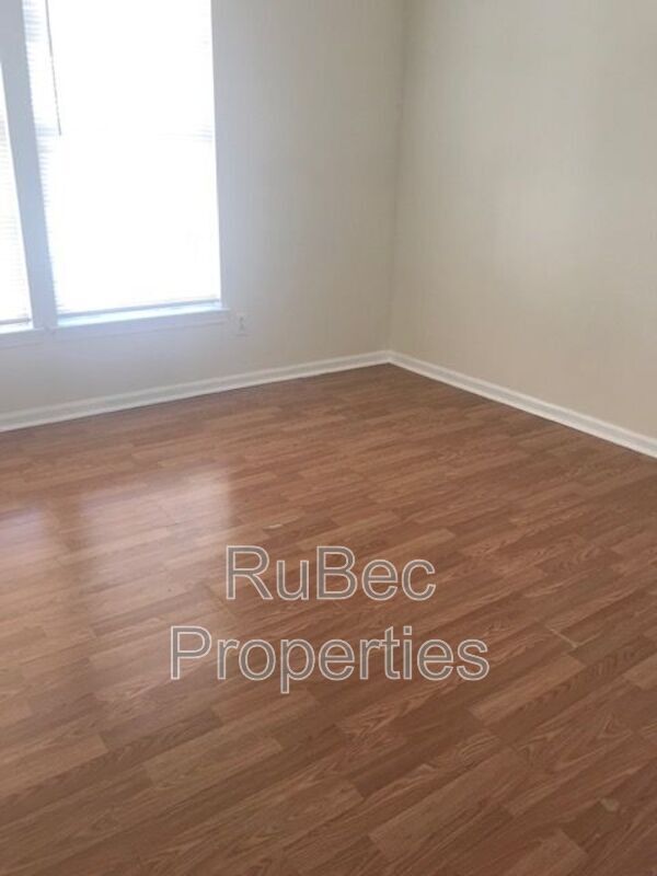 Foto del edificio - 9617 Vinca Cir