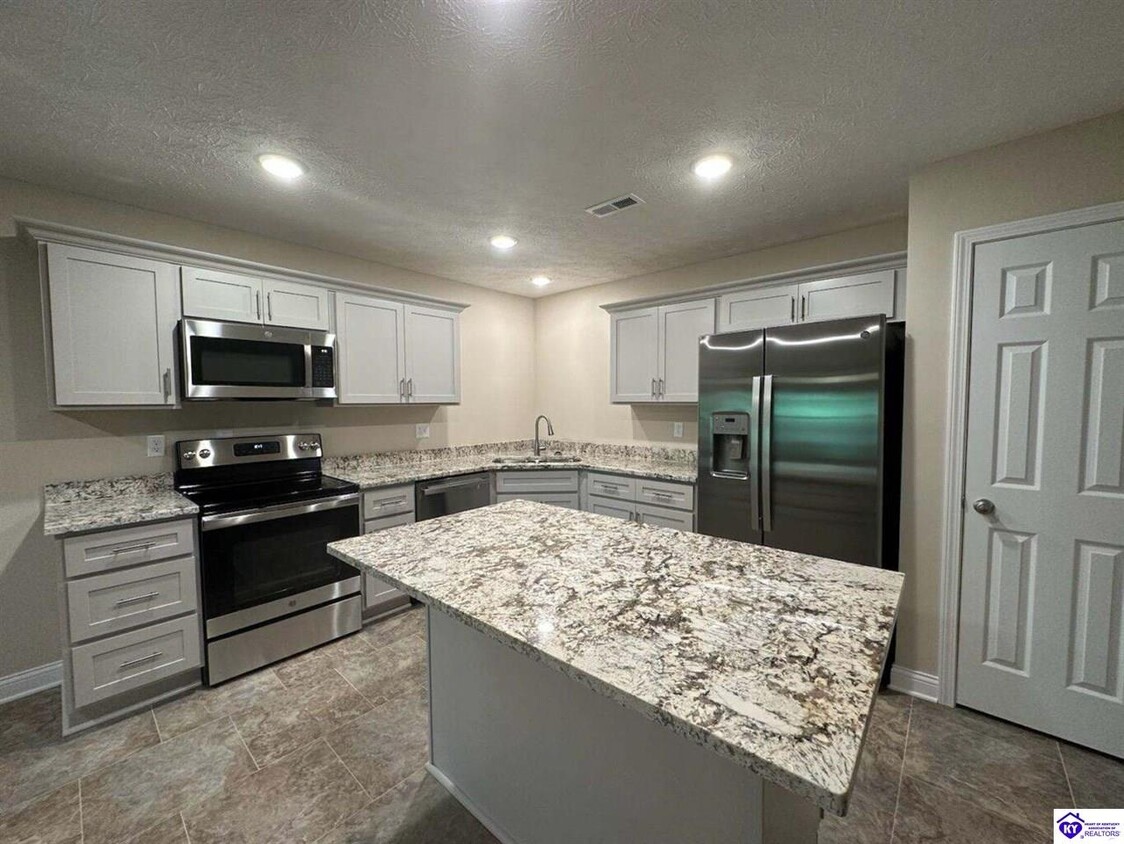 Building Photo - 207 Dixon Cir