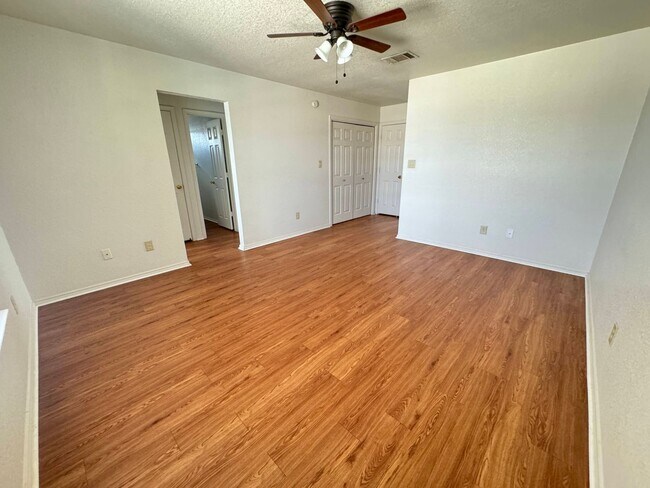 Building Photo - 2808 Cantabrian Dr