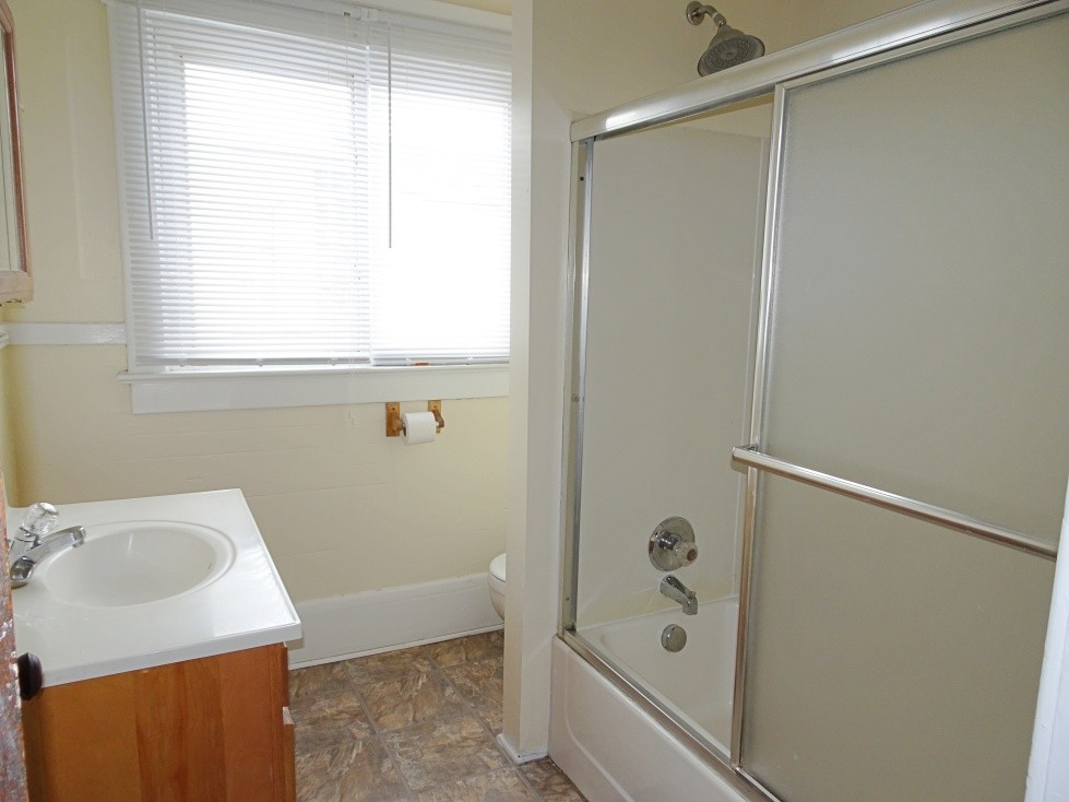 Bathroom - View 1 - 240 Lake Anna Ct