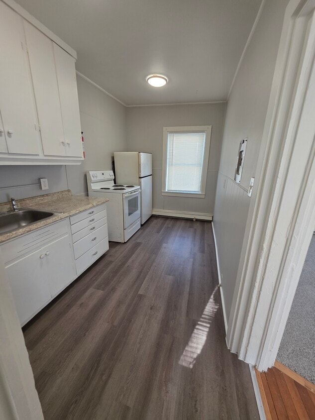 Building Photo - River Street Apartments