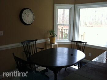 Foto del edificio - 1231 Forest Acres Dr