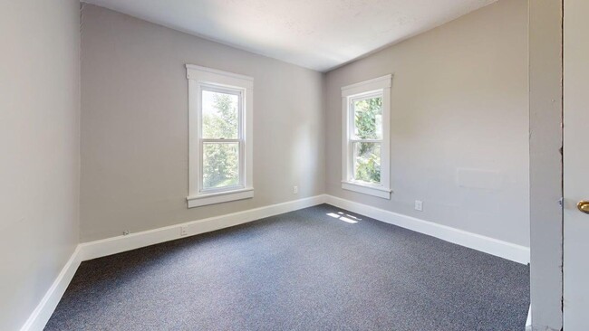 Building Photo - 1074 Johnston St