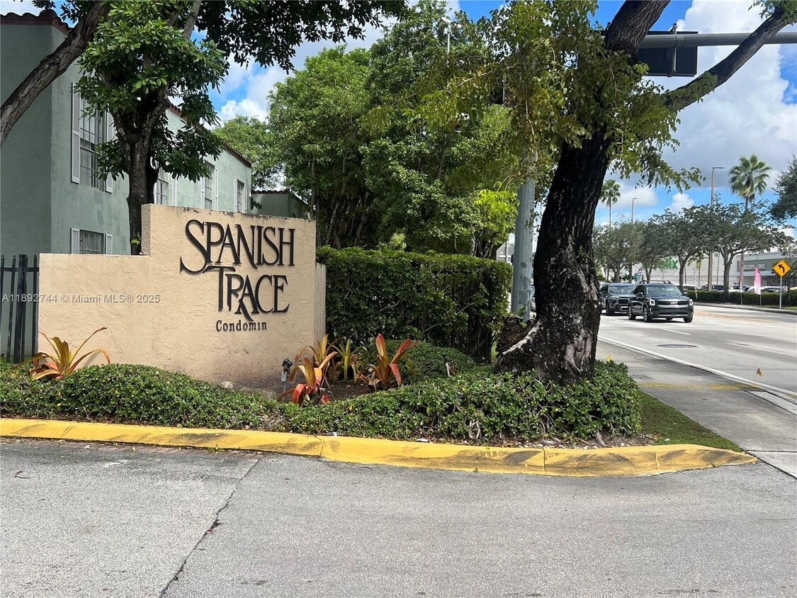 Foto principal - 10756 N Kendall Dr