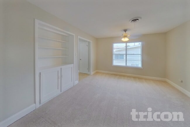 Building Photo - 5636 Wimbleton Way