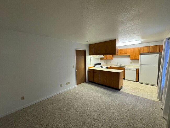Foto del edificio - 1 BD, 1 BA Apartment Nestled Back on a Cul-de-Sac