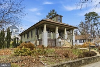 Building Photo - 2400 Valley Way