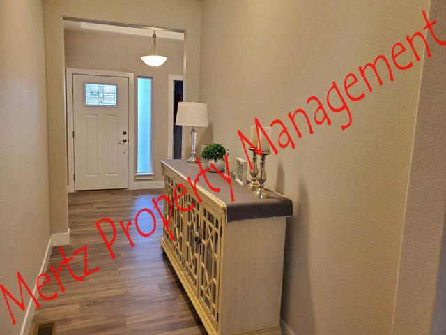 Building Photo - 8975 Backgammon Dr