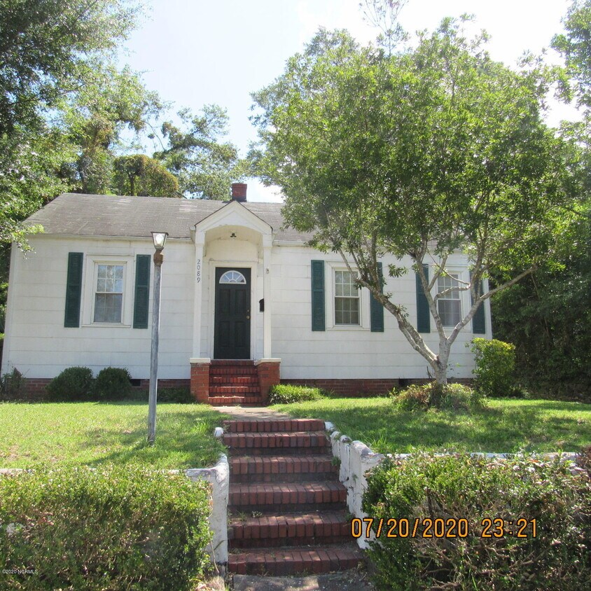 Primary Photo - 2089 Burnett Blvd