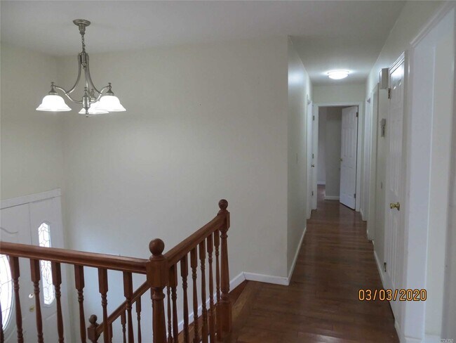 Building Photo - 162 Burr Rd