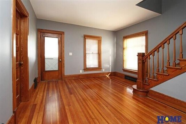 Building Photo - Beautifully Remodeled 3 Bedroom